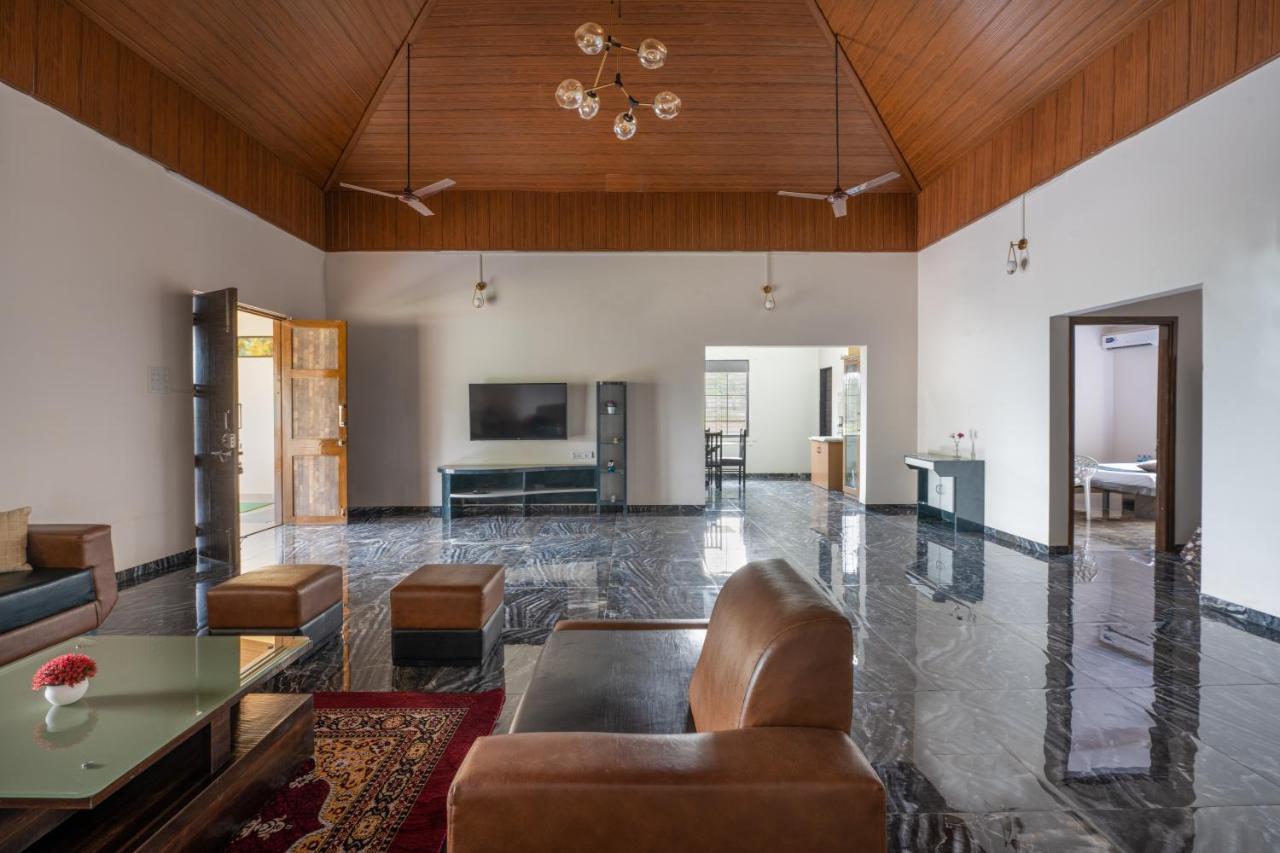 Hillrock Resort & Villas, Neral-Karjat Exteriör bild