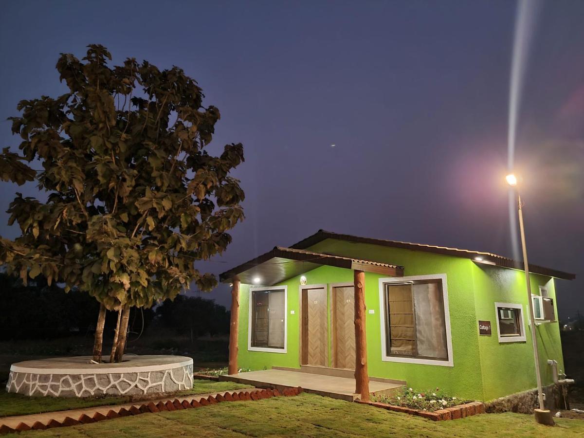 Hillrock Resort & Villas, Neral-Karjat Exteriör bild