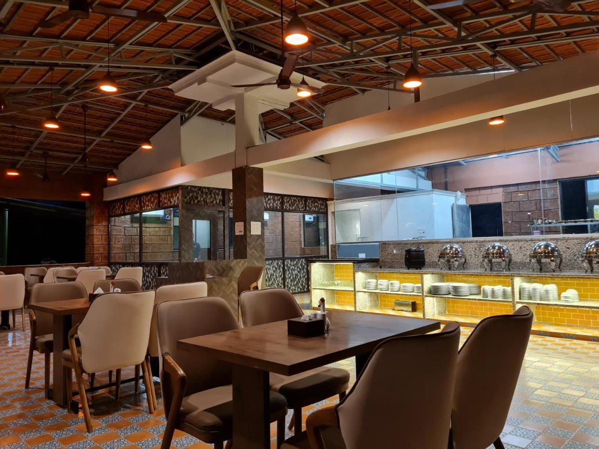 Hillrock Resort & Villas, Neral-Karjat Exteriör bild