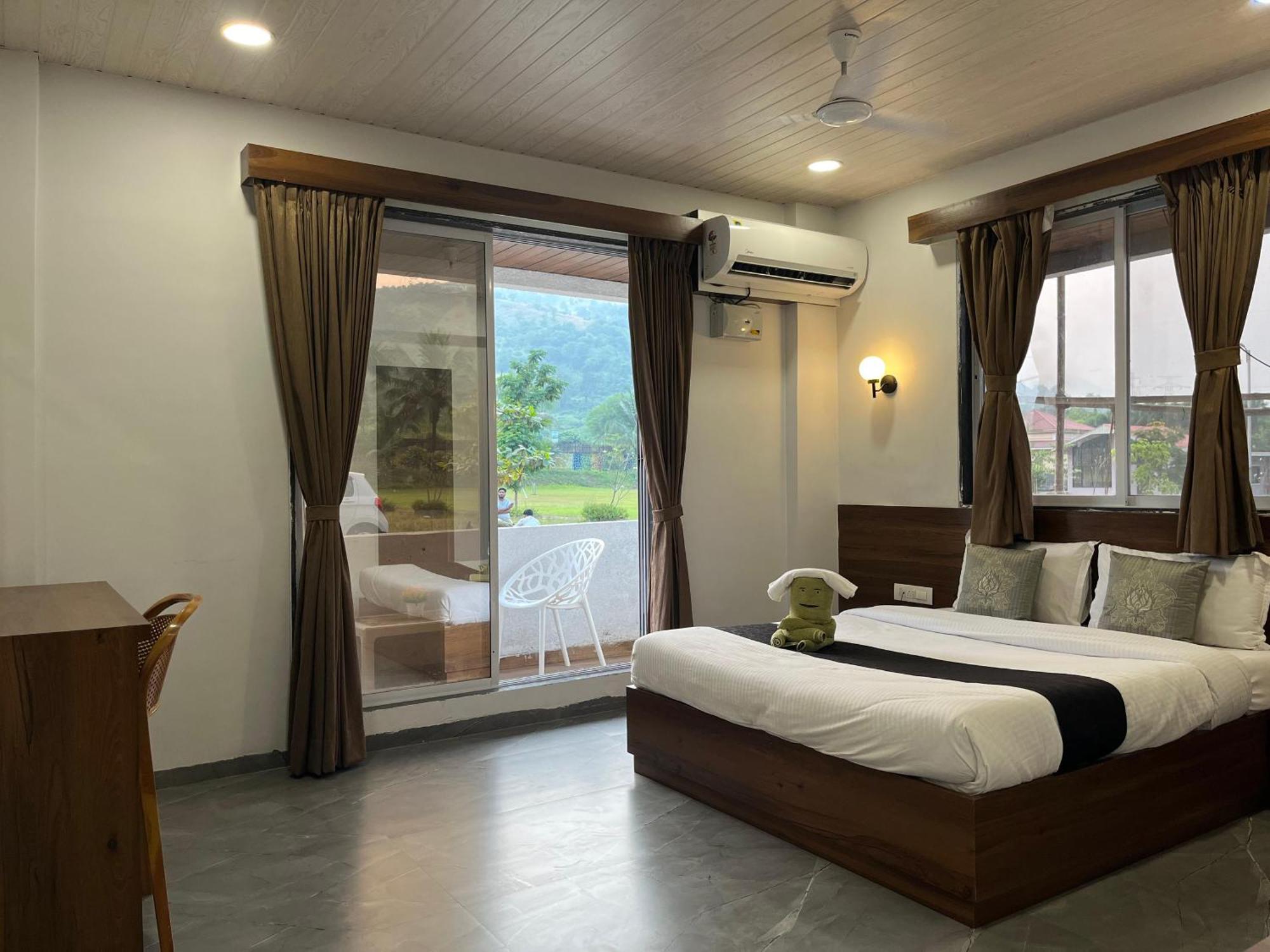 Hillrock Resort & Villas, Neral-Karjat Exteriör bild