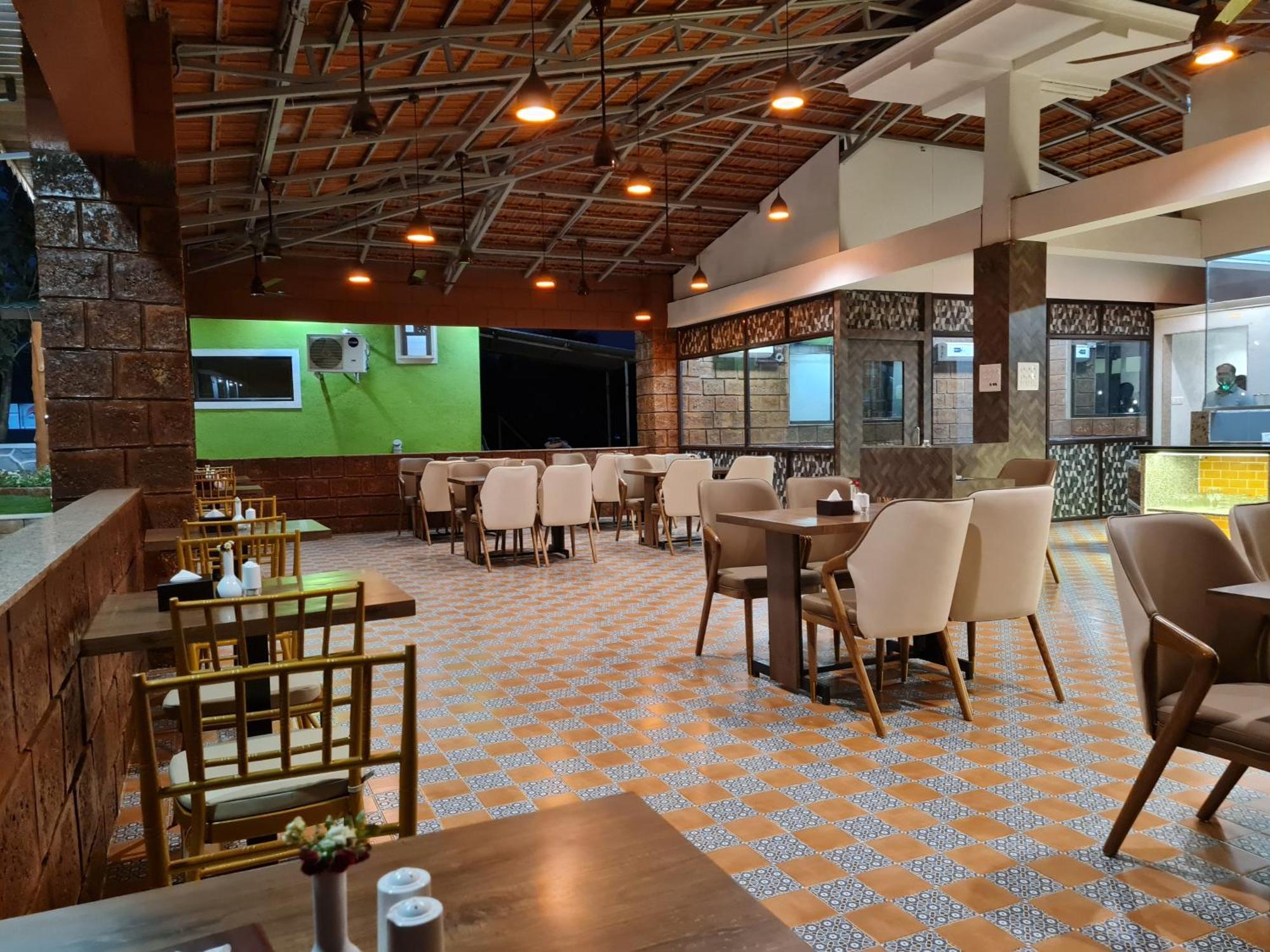 Hillrock Resort & Villas, Neral-Karjat Exteriör bild